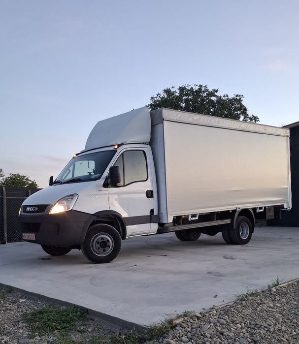 Vând Iveco Daily 70C18-DETARAT 3,5 TONE -se conduce cu Cat B