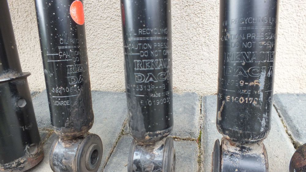 Amortizoare pentru Dacia Logan din dezmembrari, fata si spate.