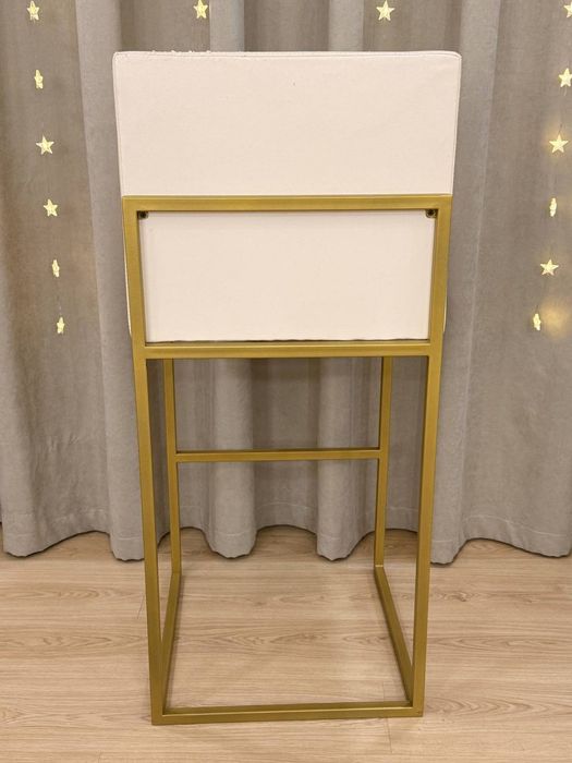 Продаются визажные кресла