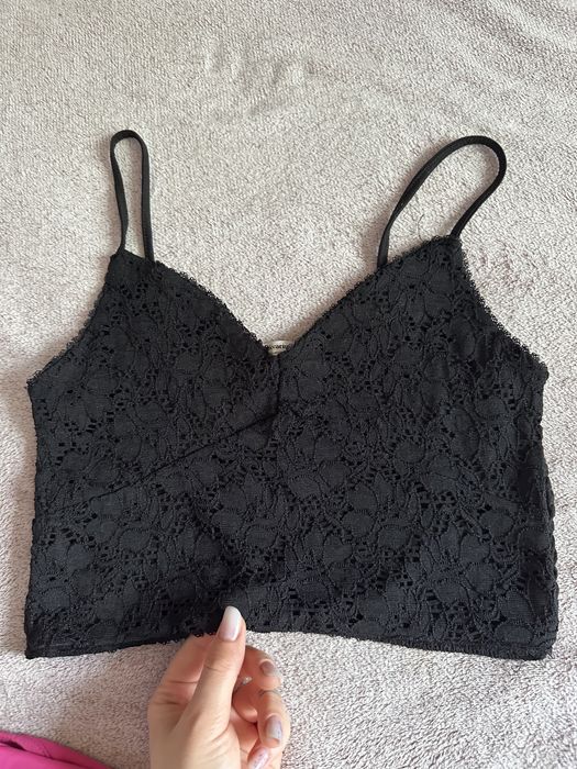 Top negru ,maiou roz