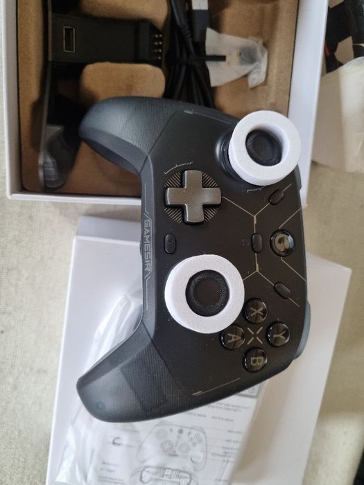 Wireless Game Controller Gamesir CYCLONE. Nou.