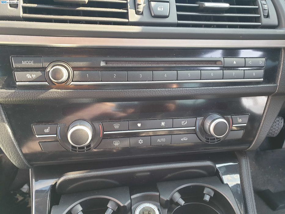 Panou Comanda Butoane cu Unitate Radio CD Player BMW Seria 5 F10 F11 2009 - 2017 [K3906]