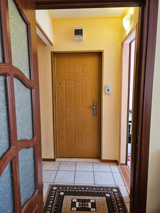 Vand apartament cu 2 camere Hunedoara