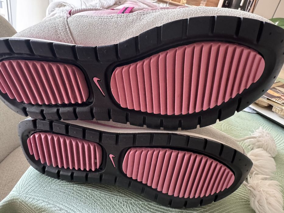 Розови Апрески Nike limit edishon