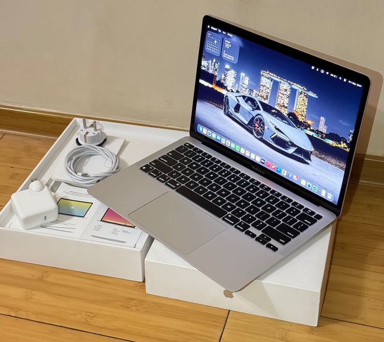 MacBook Air M1 (256gb) like new
