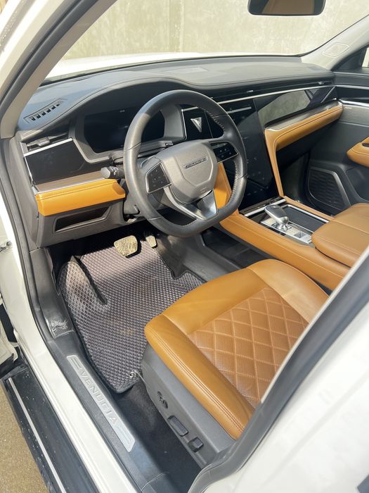 Nissan Venucia  sotiladi