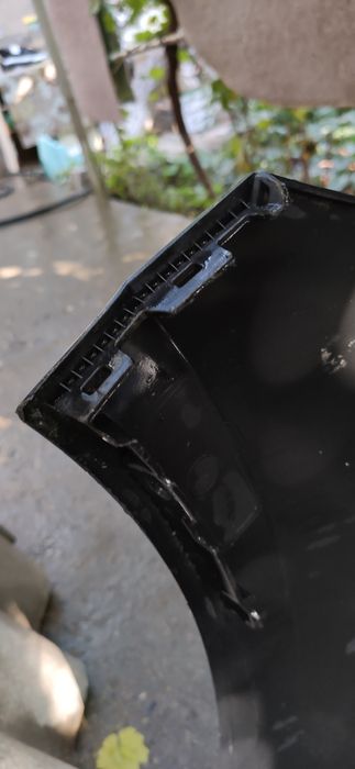 Kia K5 oldi zavod bamferi sotiladi Rangi Qora zavod banfer..!