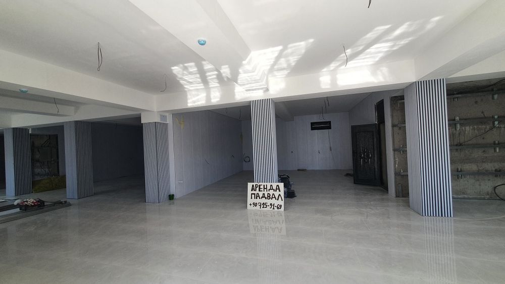 Padval ijaraga beriladi. 550 kv maydoni. Adres Xurshid fayz tòyxona.