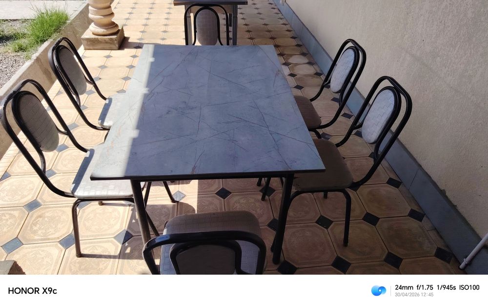 Kamplek stol stullar hammasini sifati 6axshi ishlatilgan lekin ideal