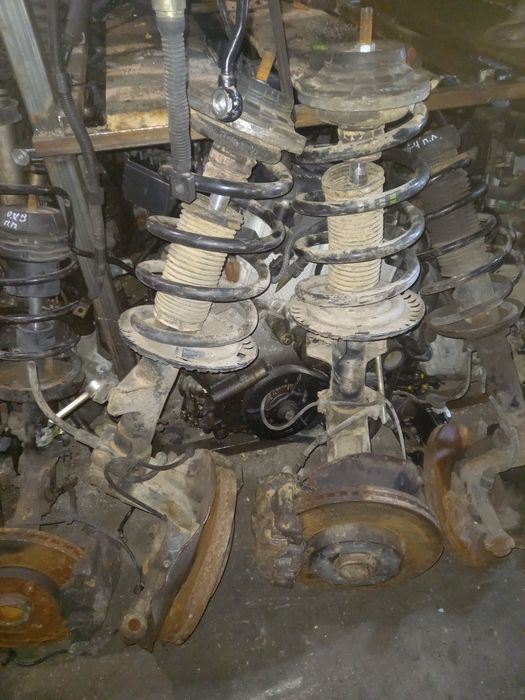 Стойки в сборе передние на Фольксваген T5