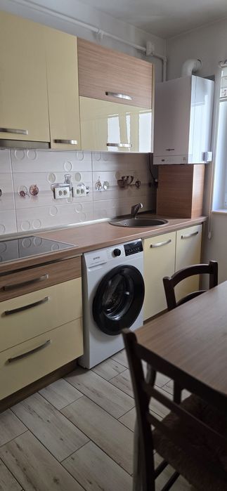 Apartament 2 camere de inchiriat.