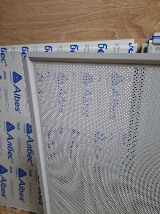 Продам перфорированный армстронг