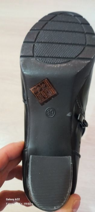 Кожени боти номер 39