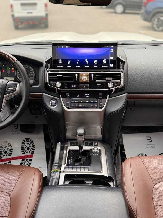 Sotuvda Toyota Land Cruiser 200