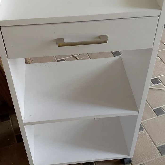 Kushetka etajirka pamoshnik