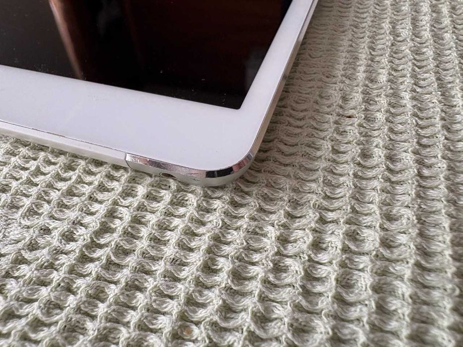 Apple iPad mini MD545TU/A Wi-Fi + 4g 64GB Белый