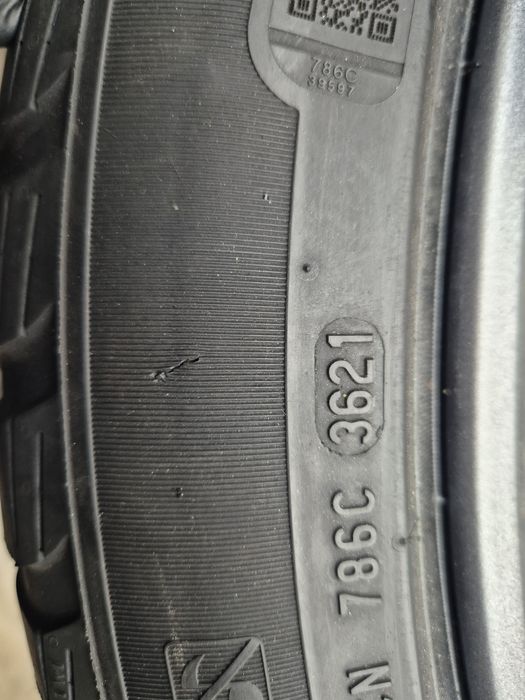275 40 21/315 35 21 Anvelope de iarnă Pirelli Runflat