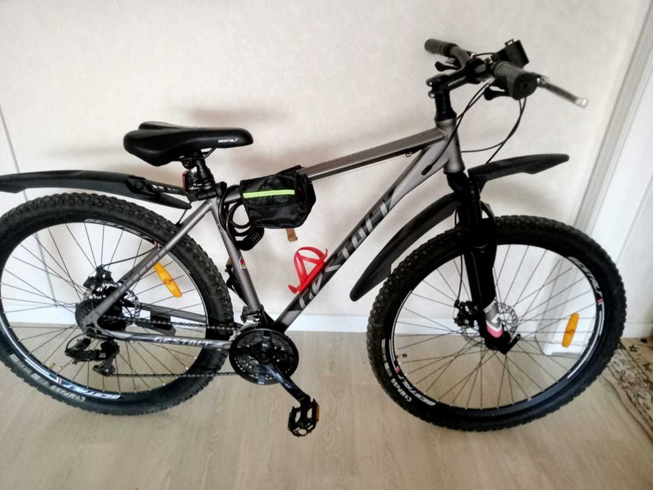 Продам велосипед почти новый.