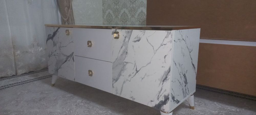 Поставка для Т.В