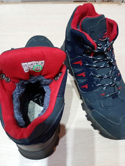 Продам обувь.Кросовки зимние