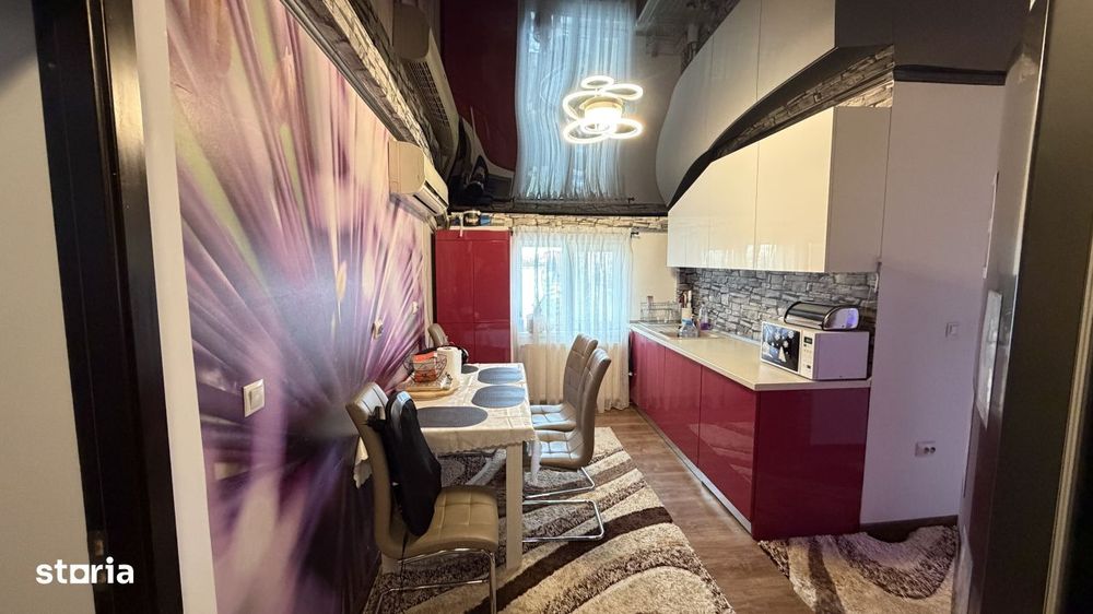 Apartament 3 camere – Mansarda – Scara interioara – Spatiu versa — fotografia 1