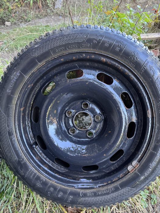 Продавам 4 броя железни джанти 15 цола за Golf 4 с гуми зимни195/50/15