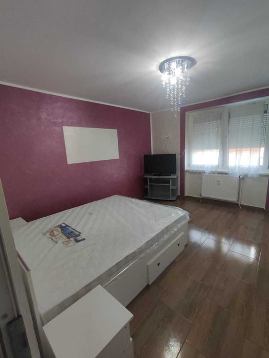 Închiriez garsoniera