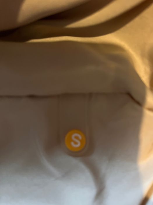 Луксозно дамско яке с естествена яка от лисица – ЧИСТО НОВО (S, екрю)