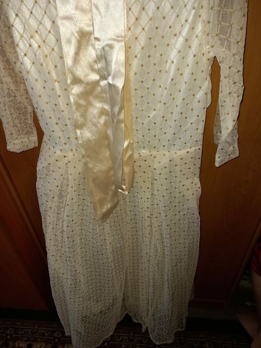 Продам платье, очень красивое.