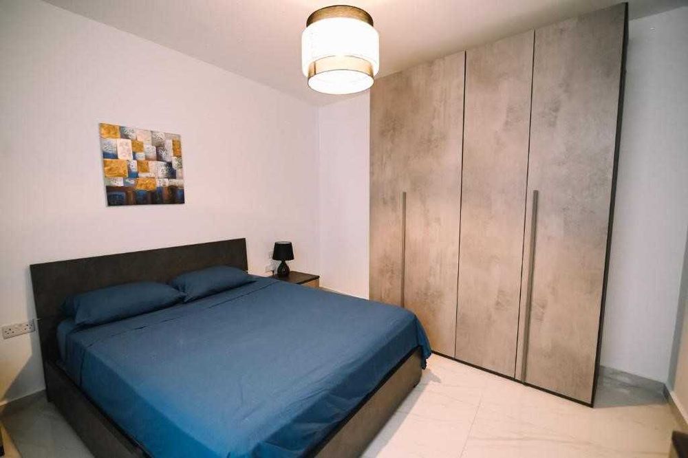 Тристаен апартамент в Смирненски