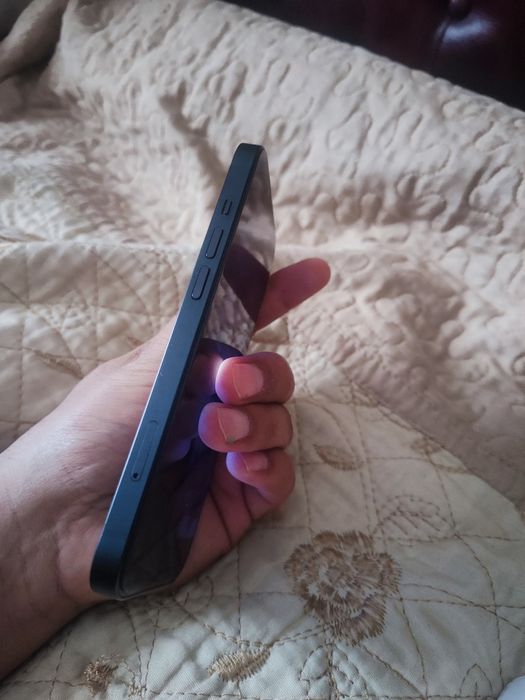 iPhone 13. 128 ideal
