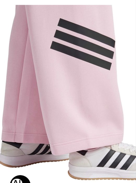 Дамски анцуг Adidas