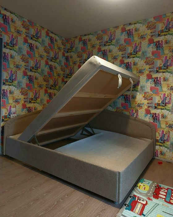 Продам кровать с подъемным механизмом