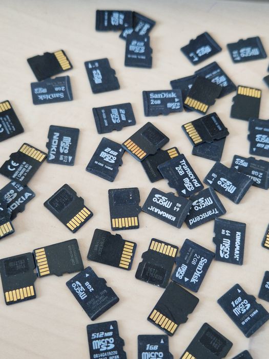 Card de memorie 1 si 2 G