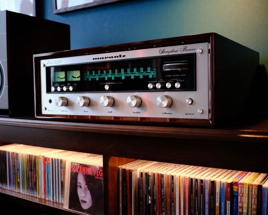 Marantz 2225 с дървена кутия WC-22, кафяв пиано лак, отлично състояние