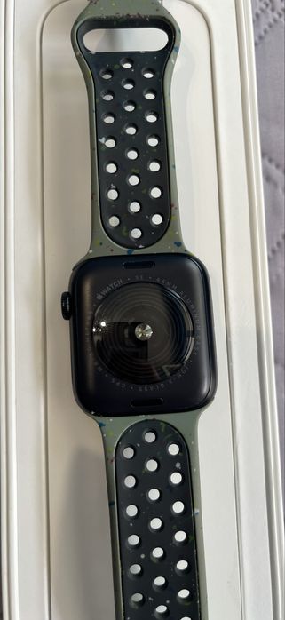 Apple Watch SE 2 (Gen 2) 44mm GPS Midnight | Пълен комплект + Подарък каишка