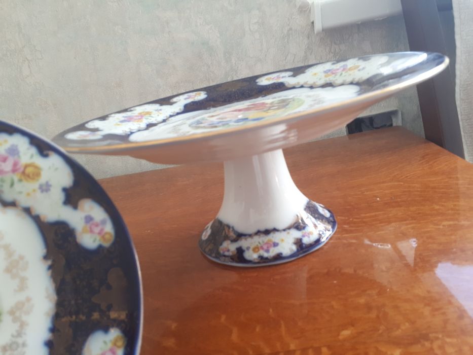 Этажерка, конфетница, посуда