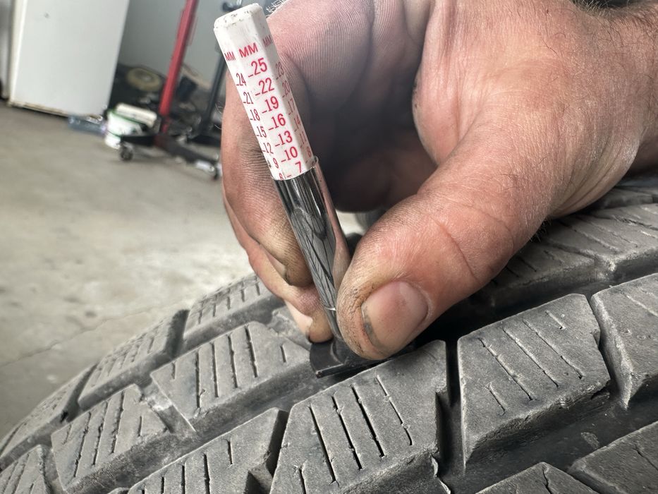 Зимни гуми Пирели 235/65 R17