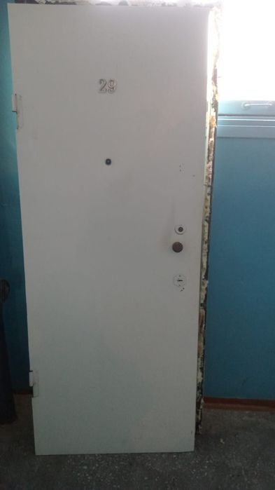 Продам стальную дверь 200х77.5
