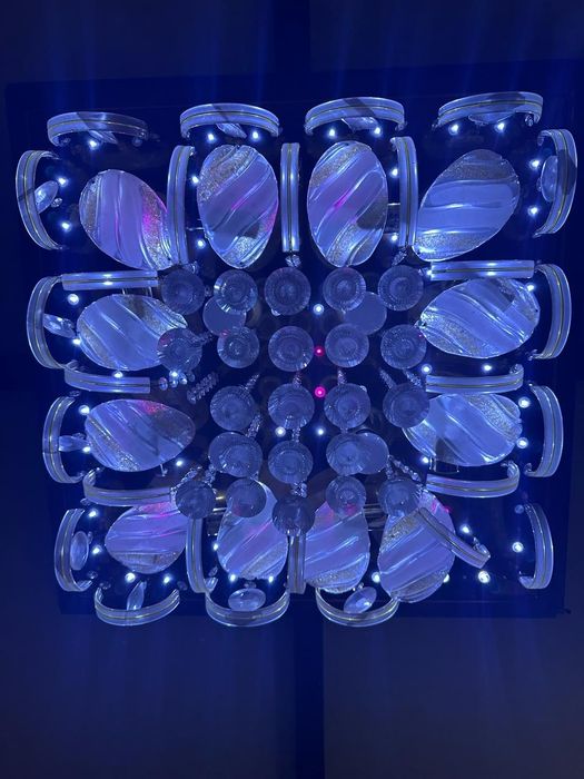 Люстры квадратные