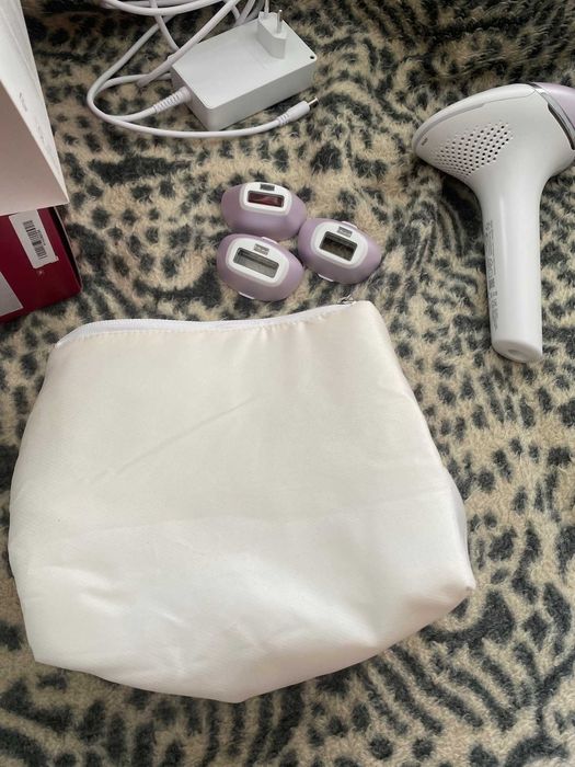 Фотоепилатор IPL Philips Lumea Seria 8000 BRI947/00