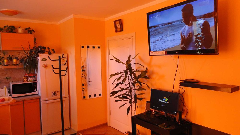 Студио 30 евро (за цялото студио) център до автогара "Юг"