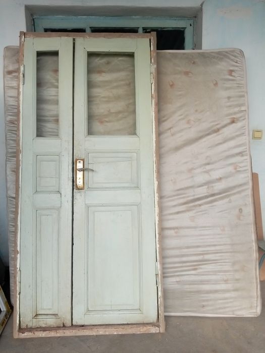 Дверь деревянная