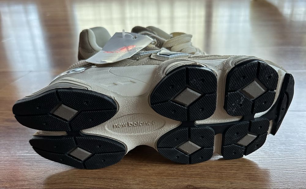 New Balance 9060 бежево с кафяво