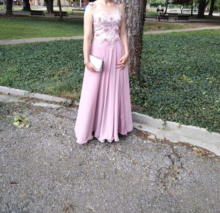 Нежна бална рокля