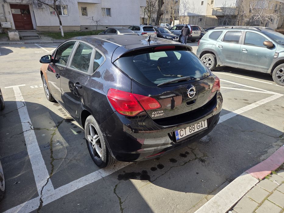 Opel astra j an 2010 1.7 cdti