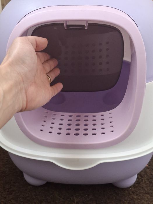 Litieră pisici  închisă Momcbebe cu sterilizare UV - Stare excelentă