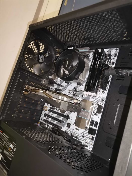 Гейминг Компютър