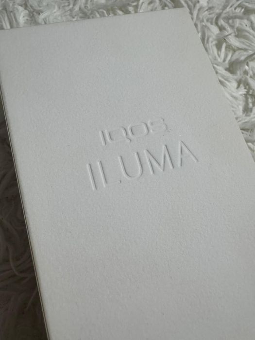 IQOS Iluma standard, stare impecabilă, cu cutie și încărcător