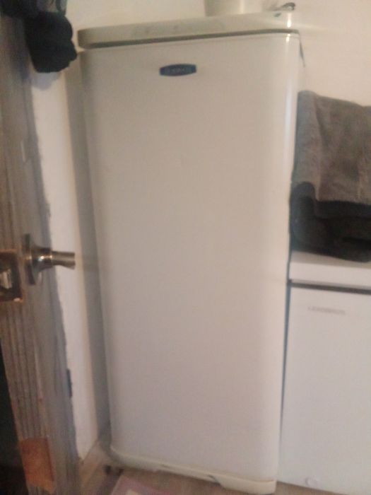 Продам морозильник